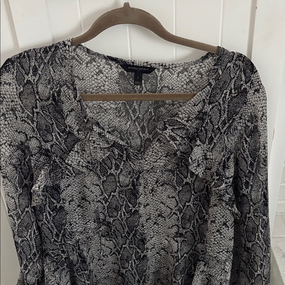 Banana Republic Black and White Snake Print Blouse - Picture 3 of 4